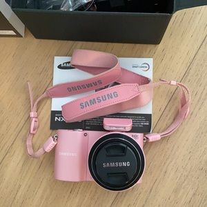 Samsung NX1000 20.3 Mega Pixels Wifi Camera